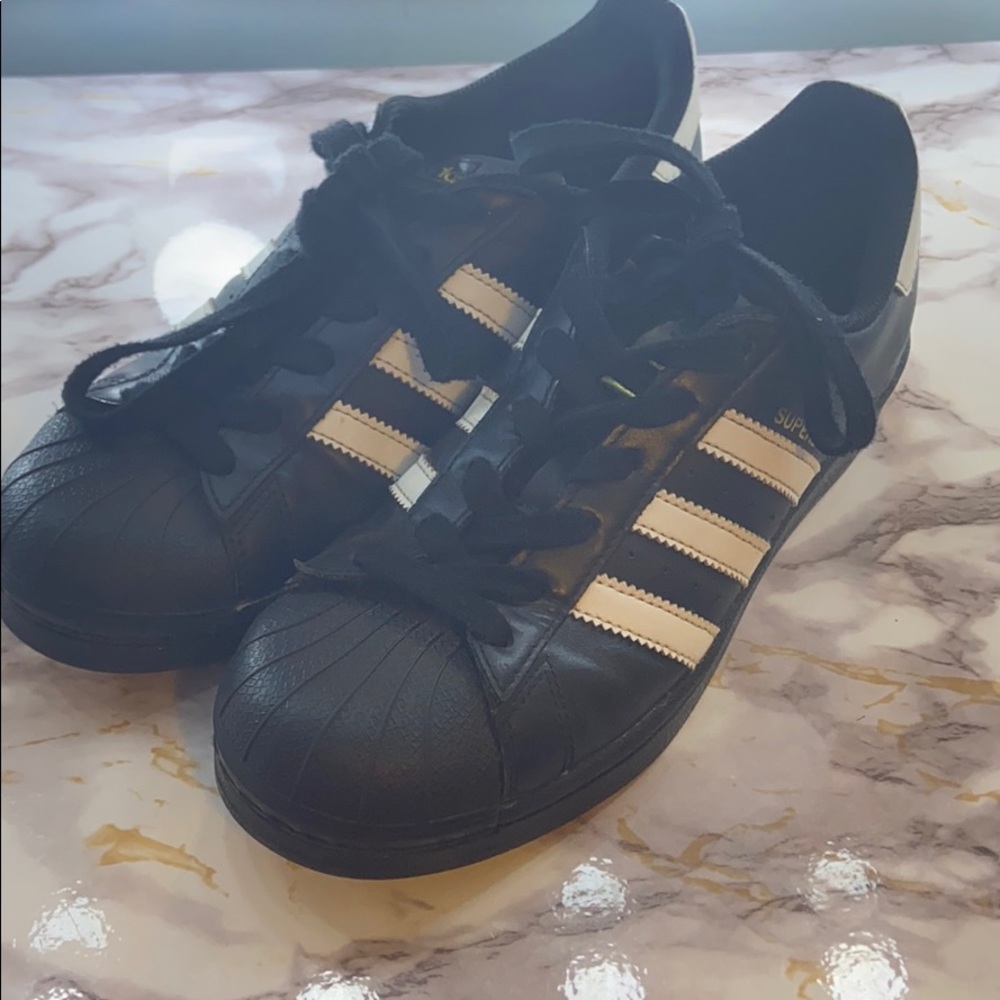 Black adidas superstar